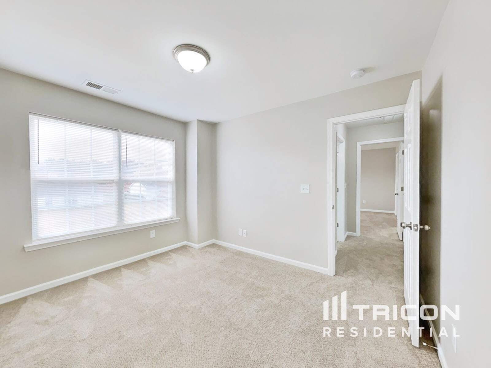 Building Photo - 5028 Hildreth Court