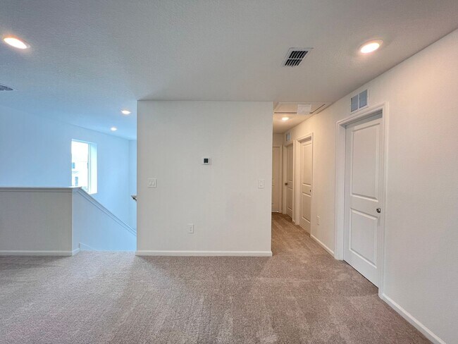 Building Photo - Perfect Home waiting for you!