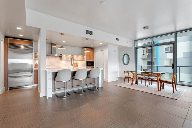 Building Photo - Luxury Corner Unit in Downtown Orlando’s Premier High-Rise Building