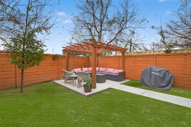 Building Photo - 5417 Texas St