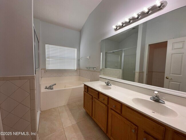 Building Photo - 3995 Leatherwood Dr