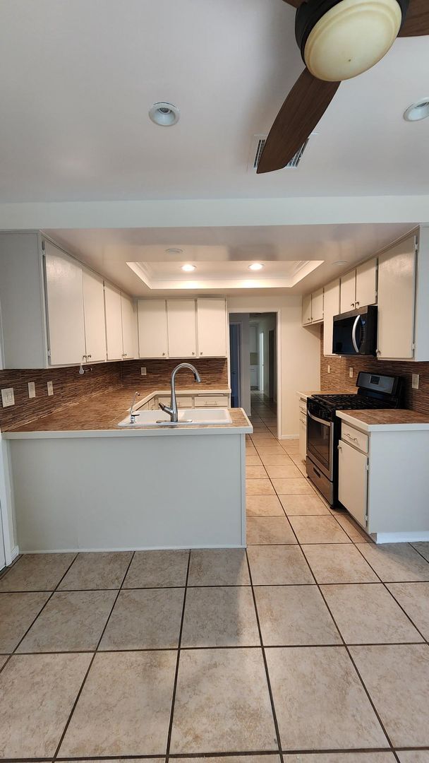 Building Photo - AVAILABLE NOW!! North San Bernardino