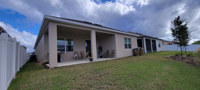Building Photo - 9185 Carmela Ave