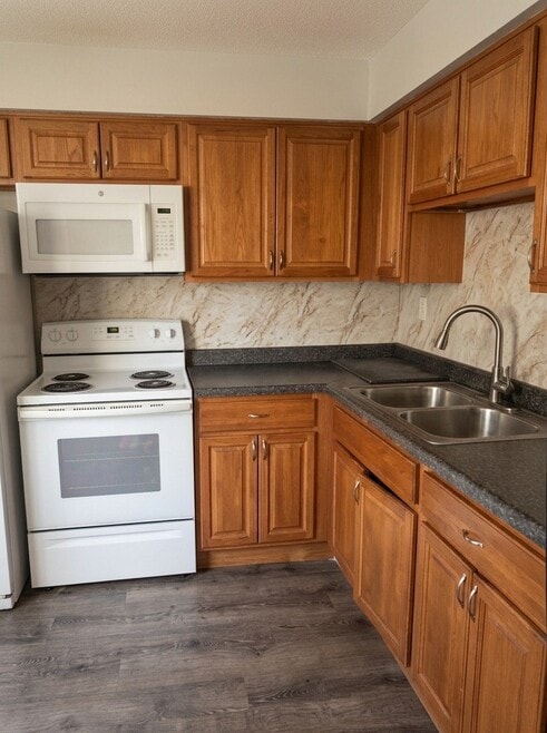 Building Photo - 797 Babbitt Rd