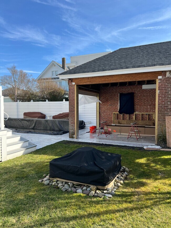 Building Photo - 16 S Somerset Ave