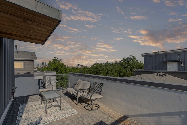 Building Photo - 2832 Wingate St