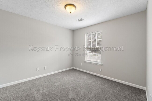 Building Photo - 109 Kousa Ln