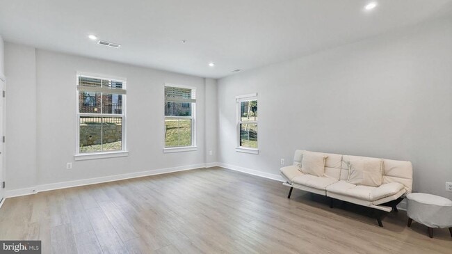 Building Photo - 17367 Harrison Rdg Dr