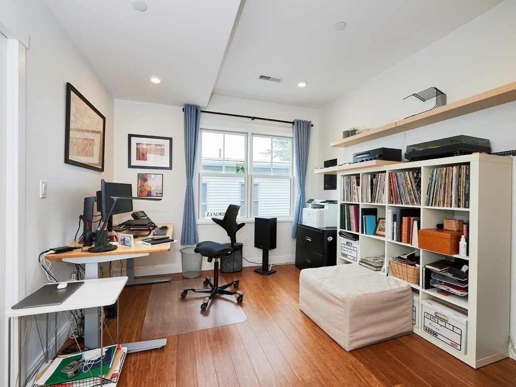 Building Photo - 290 Highland Ave