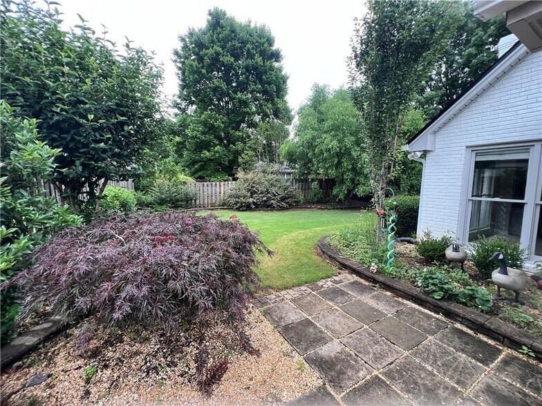 Building Photo - 205 Kinderhill Ct
