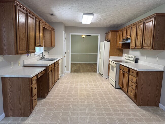 Building Photo - 105 Farina Dr