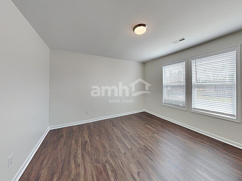 Building Photo - 1009 Fieldmere Pl
