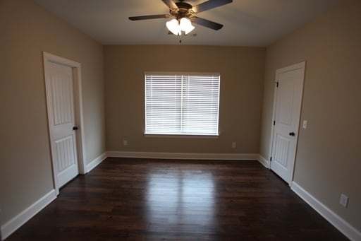 Building Photo - 4 Bed/4 Bath Available!