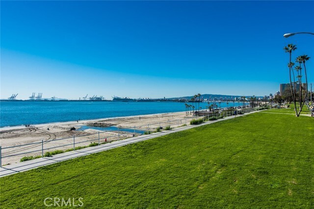 Building Photo - 525 E Seaside Way