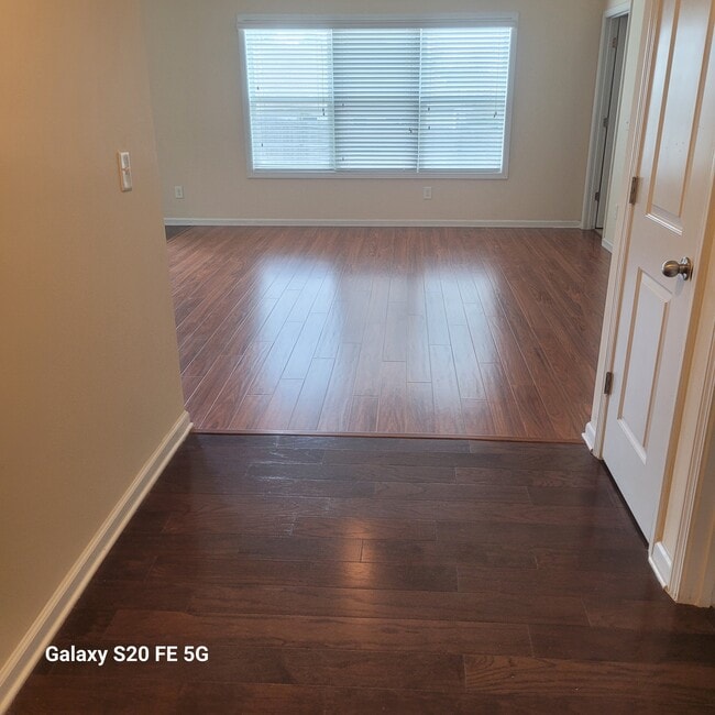 Building Photo - 602 Deertrack Run