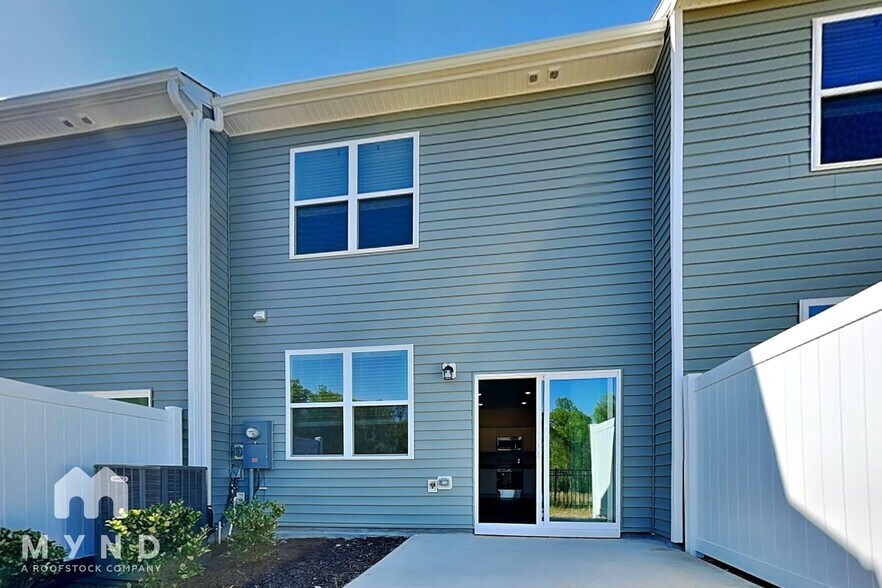 Building Photo - 1303 Tofino Dr