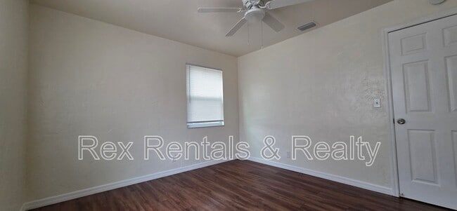 Building Photo - 4722 12th Ave S