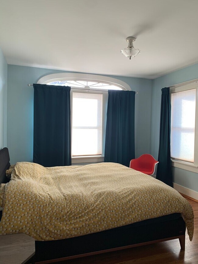 Building Photo - Charming Home in Belmont-Hillsboro Neighborhood, minutes to Vandy and Belmont, Fenced Yard