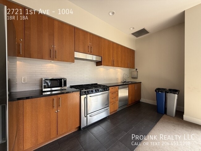 Building Photo - 2721 1st Ave