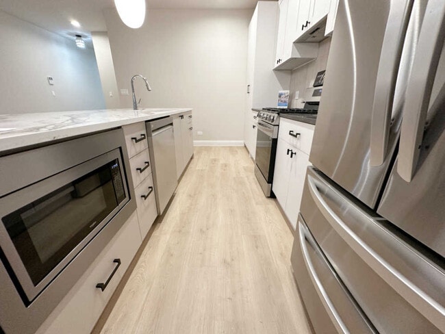 Building Photo - 4315 S Indiana Ave