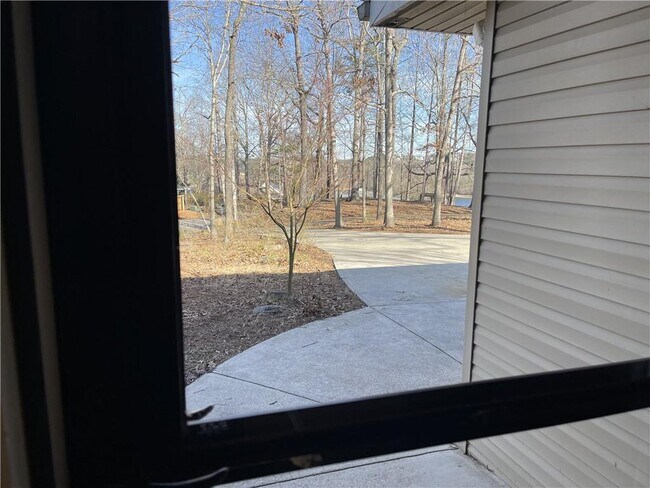 Building Photo - 3492 Point View Cir