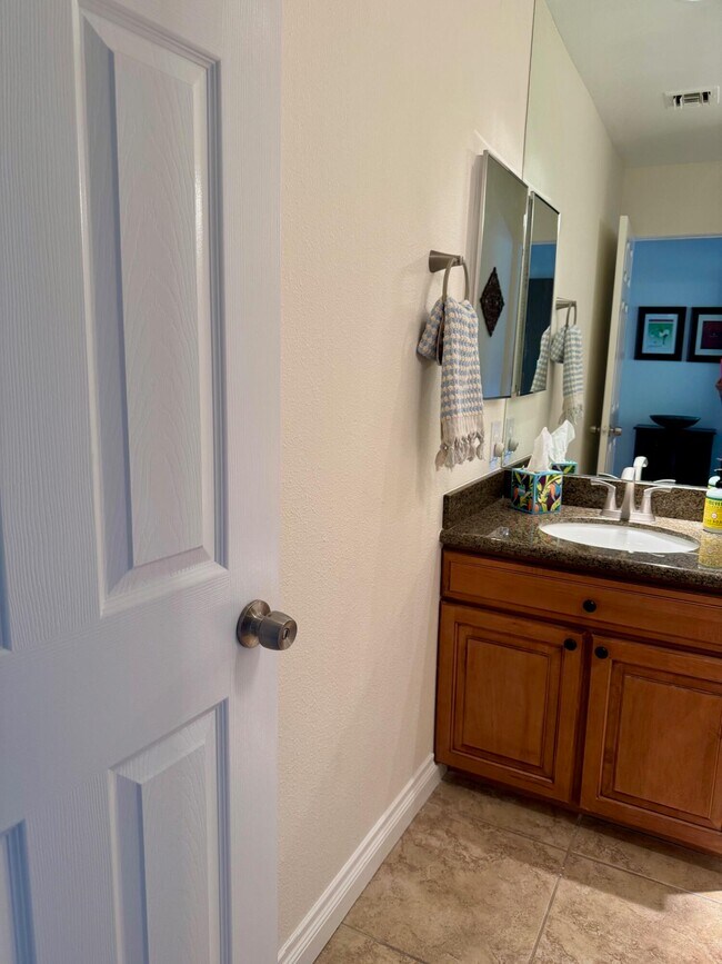 Building Photo - 310 Forest Hills Dr