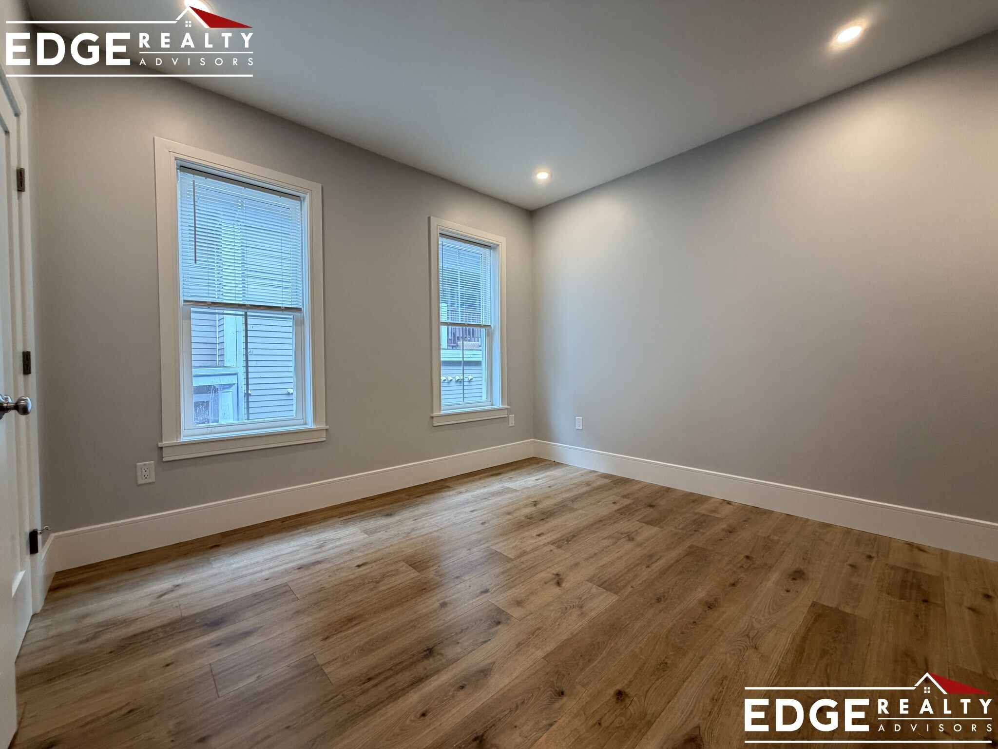 Building Photo - 124 Kenrick St