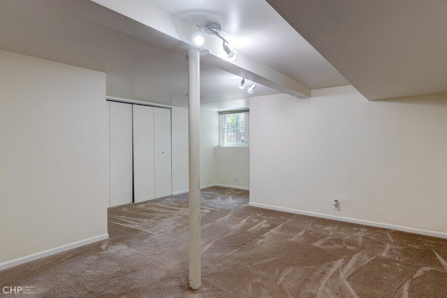 Bedroom 2 - 1224 W Barry Ave