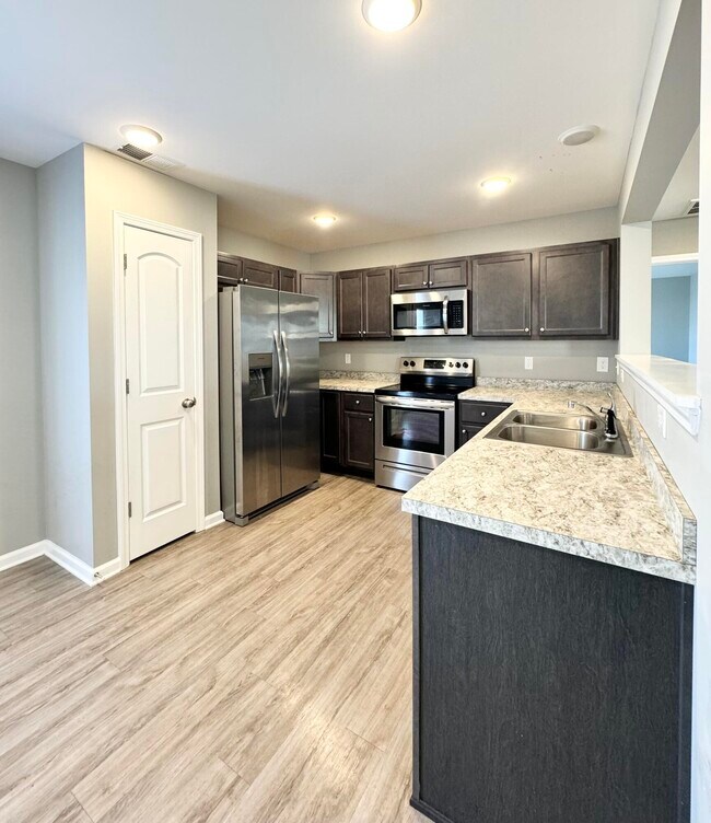 Building Photo - 6093 Arbor Wds Wy