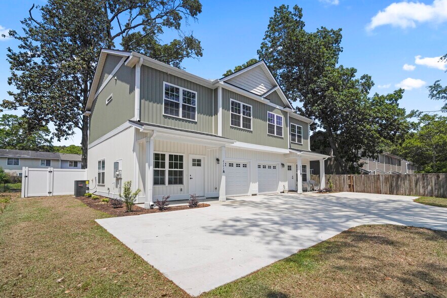 Building Photo - 6703 Bryant St