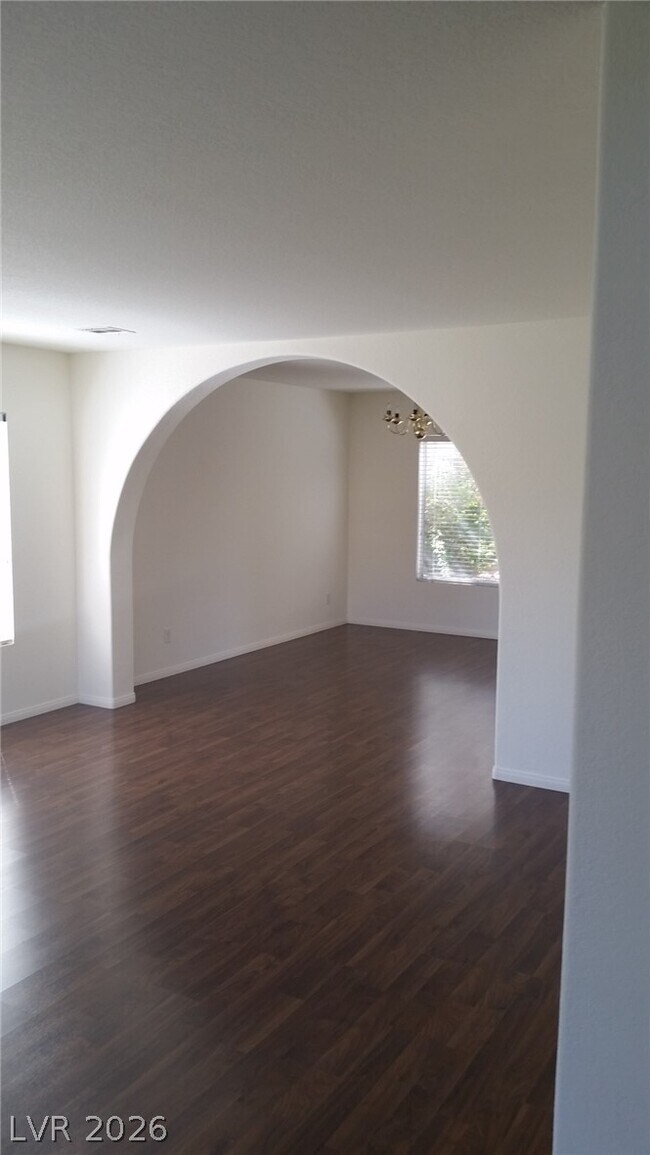 Building Photo - 1513 War Paint Dr