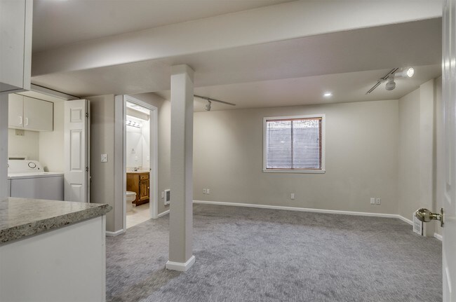 Building Photo - 8708 Greengrass Way