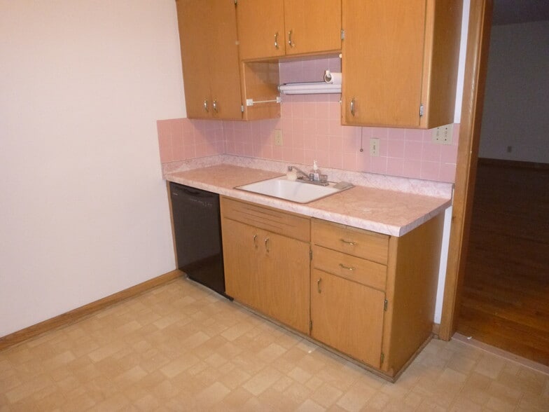 Kitchen - 9404 W North Ave