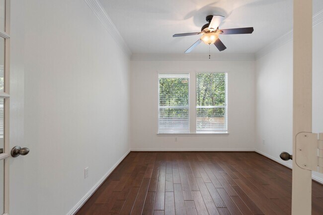 Building Photo - 11 Korbel Ct