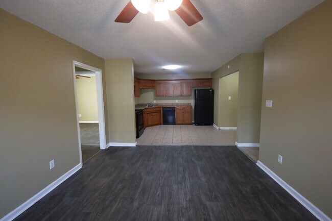 Building Photo - 1728 Eli Pl