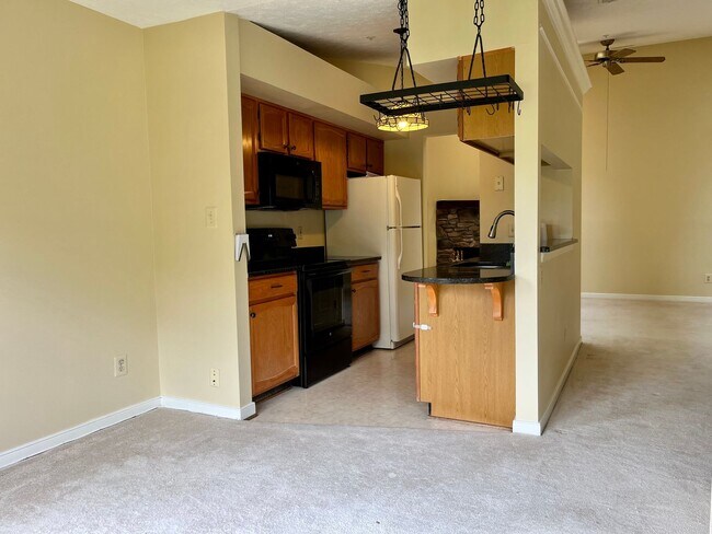 Building Photo - 1717 Landmark Dr