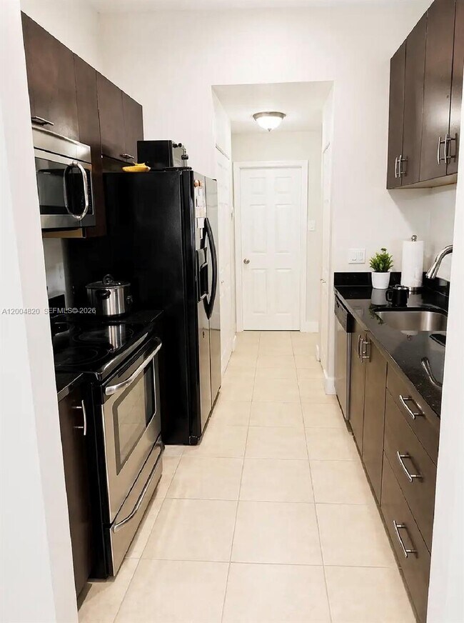 Building Photo - 10630 SW 157th Ct