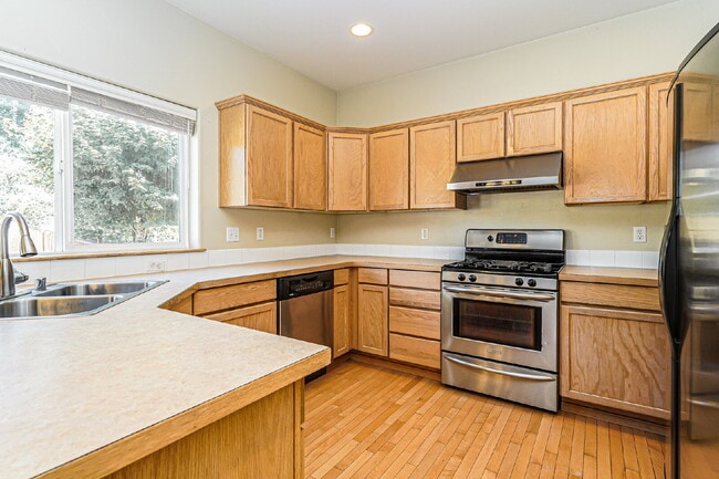 Building Photo - **Beautiful 4 Bedroom Home in Prime Bothell Location!** Available NOW for RENT