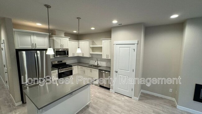 Building Photo - 5369 NW Torchcrest