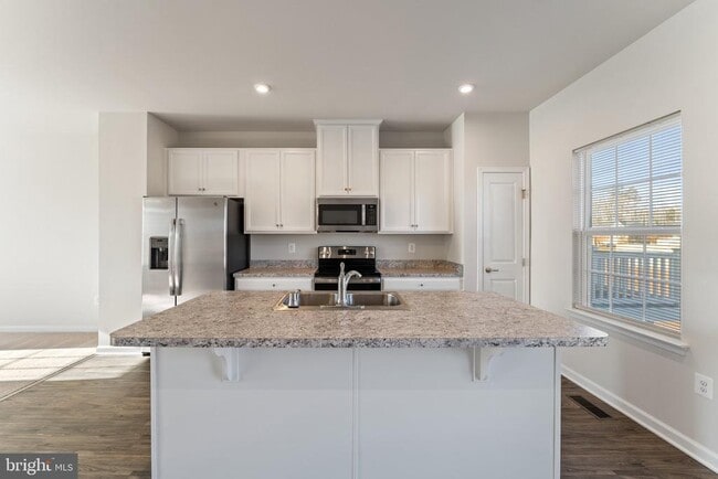Building Photo - 36087 Fawn Ln