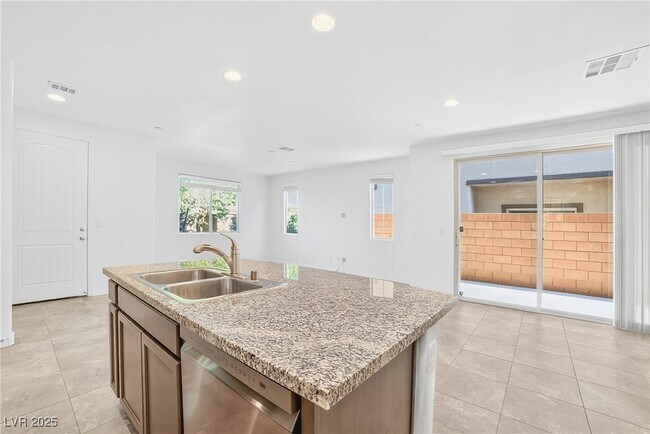 Building Photo - 2718 Hammetts Landing Walk