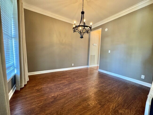Building Photo - 3 Bed, 2 Offices, 2.5 Bath w/ 2 Car Garage in McKays Mill