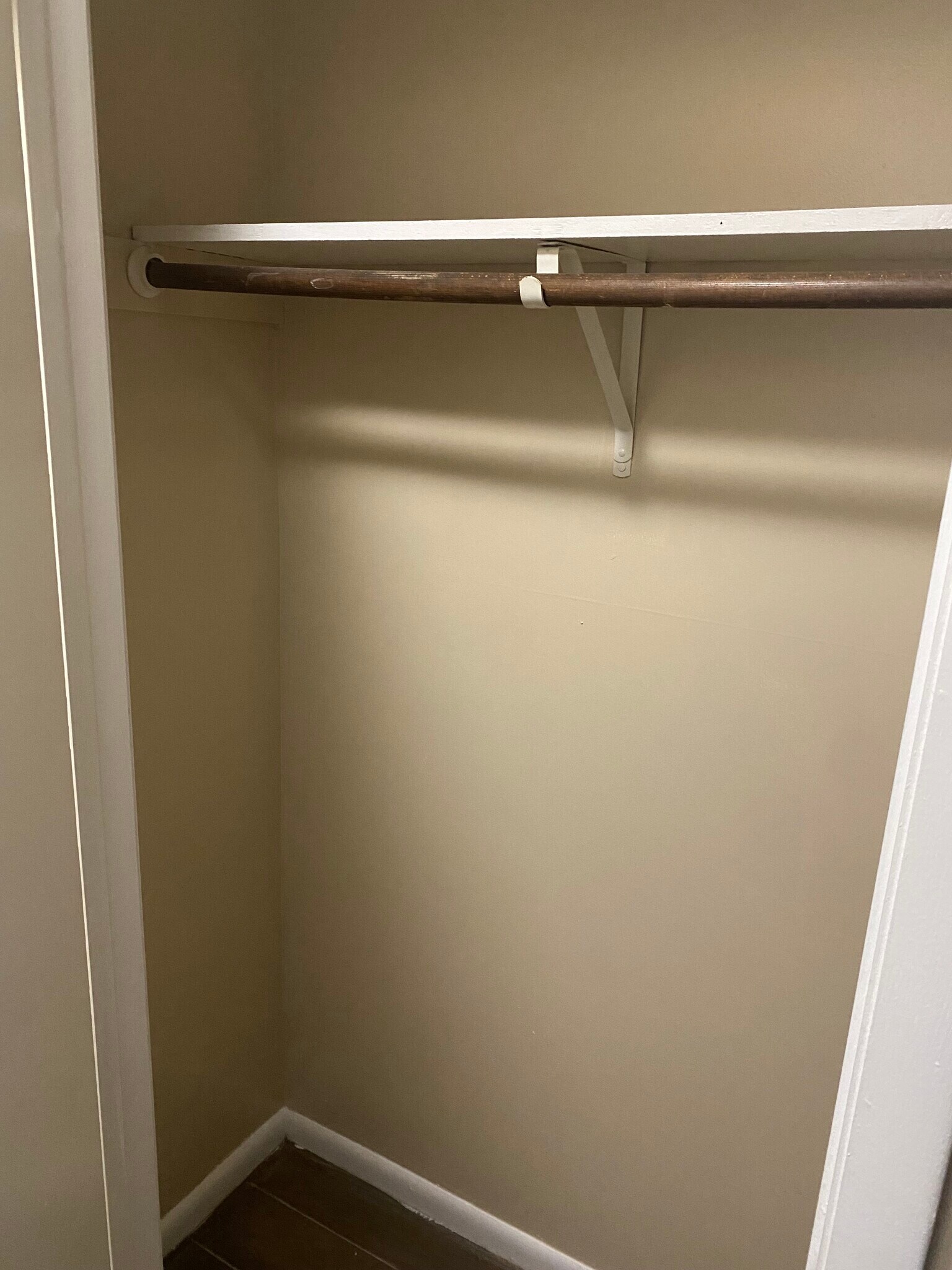 Building Photo - 5486 Pinehaven Ct