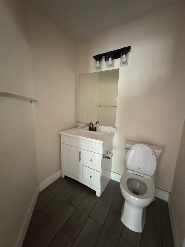 Building Photo - Beautiful 4 bedroom Home in Perris!