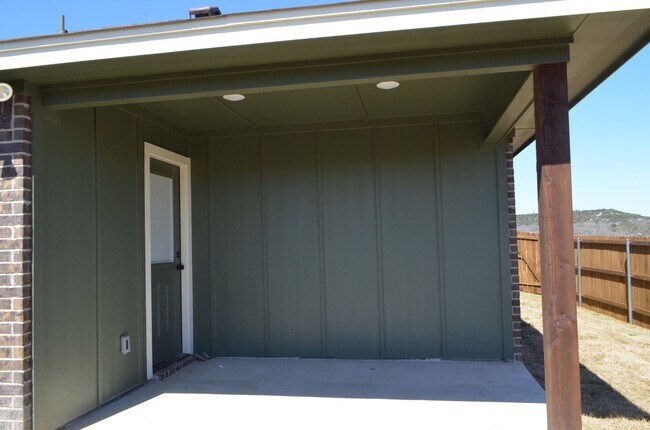 Building Photo - 989 Cline Dr