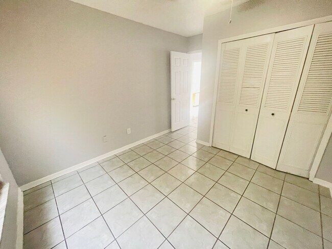 Building Photo - HIDDEN CREEK CONDO-1613 Little River Dr Or...