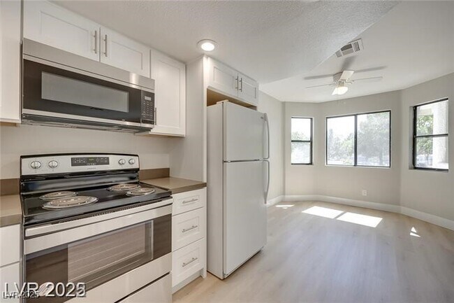 Building Photo - 8804 River Pines Ct