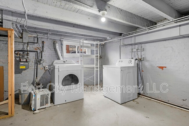 Building Photo - 611 Oldham St