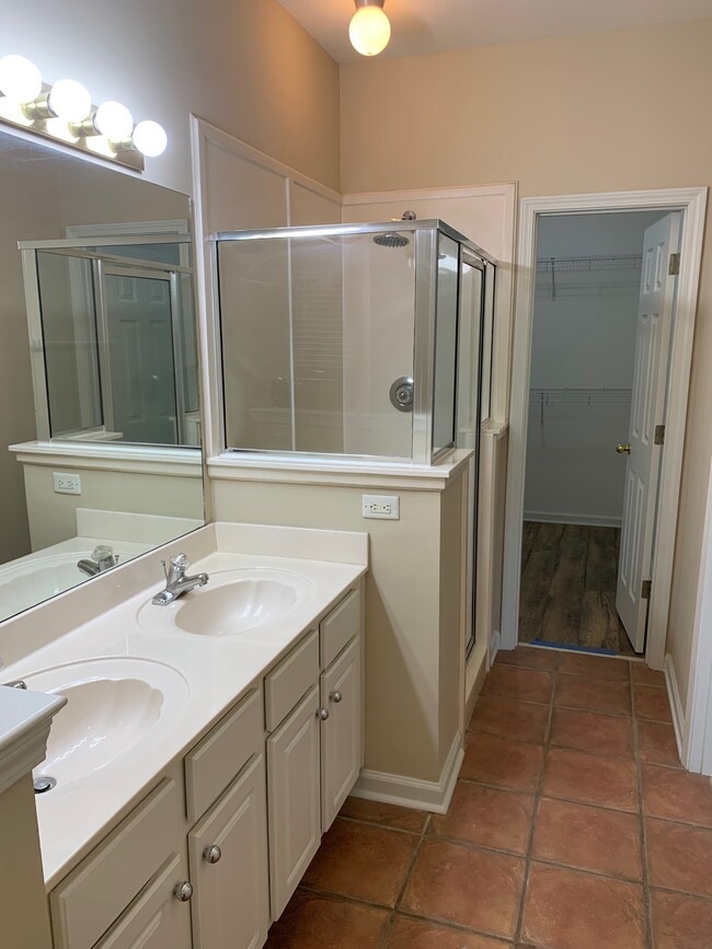Building Photo - 1161 Misty Isle Dr
