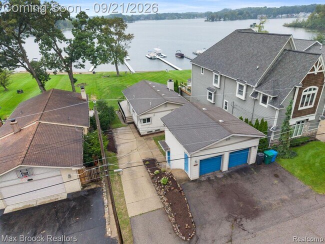 Building Photo - 4151 Bluebird Dr
